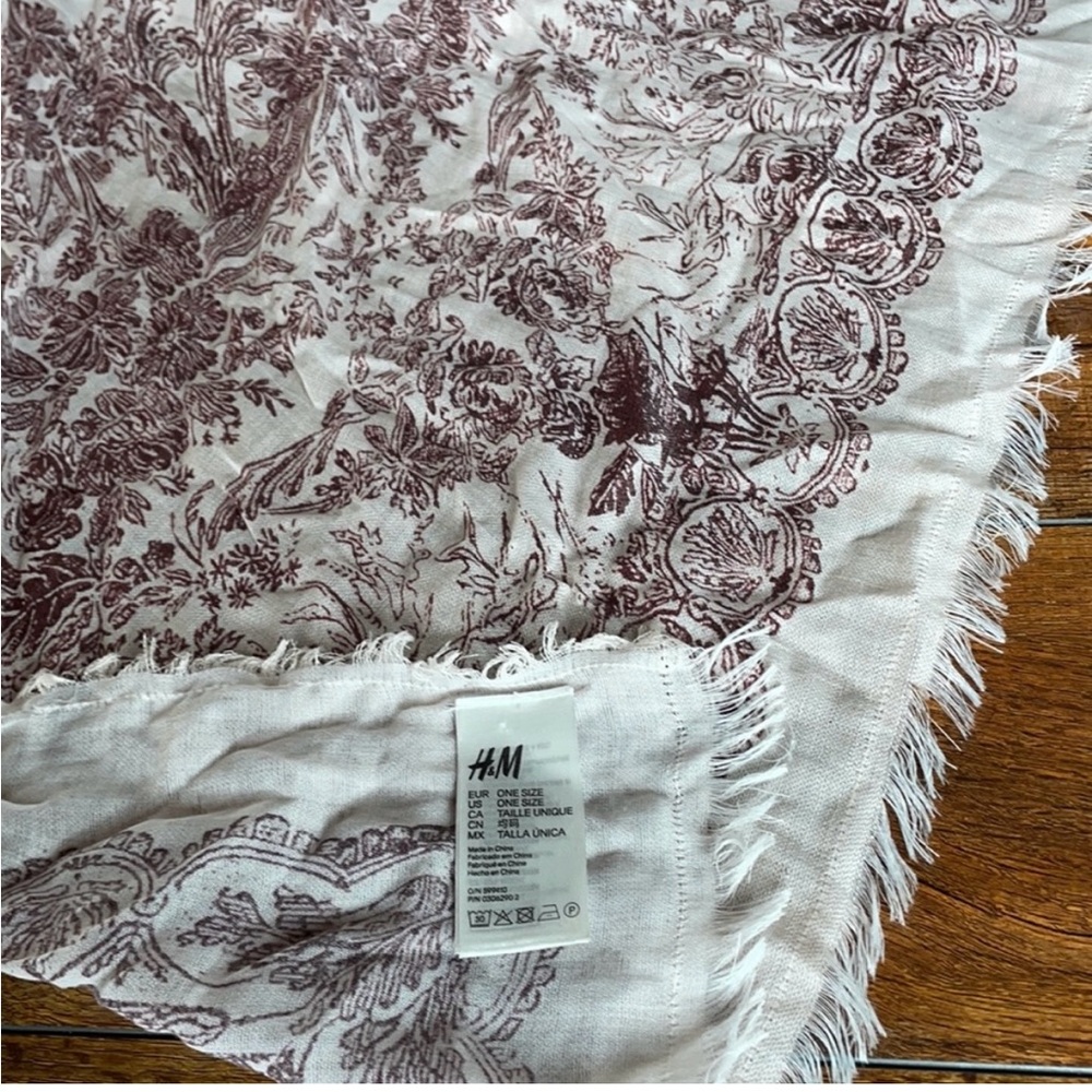 H&M Burgundy Patterned Scarf